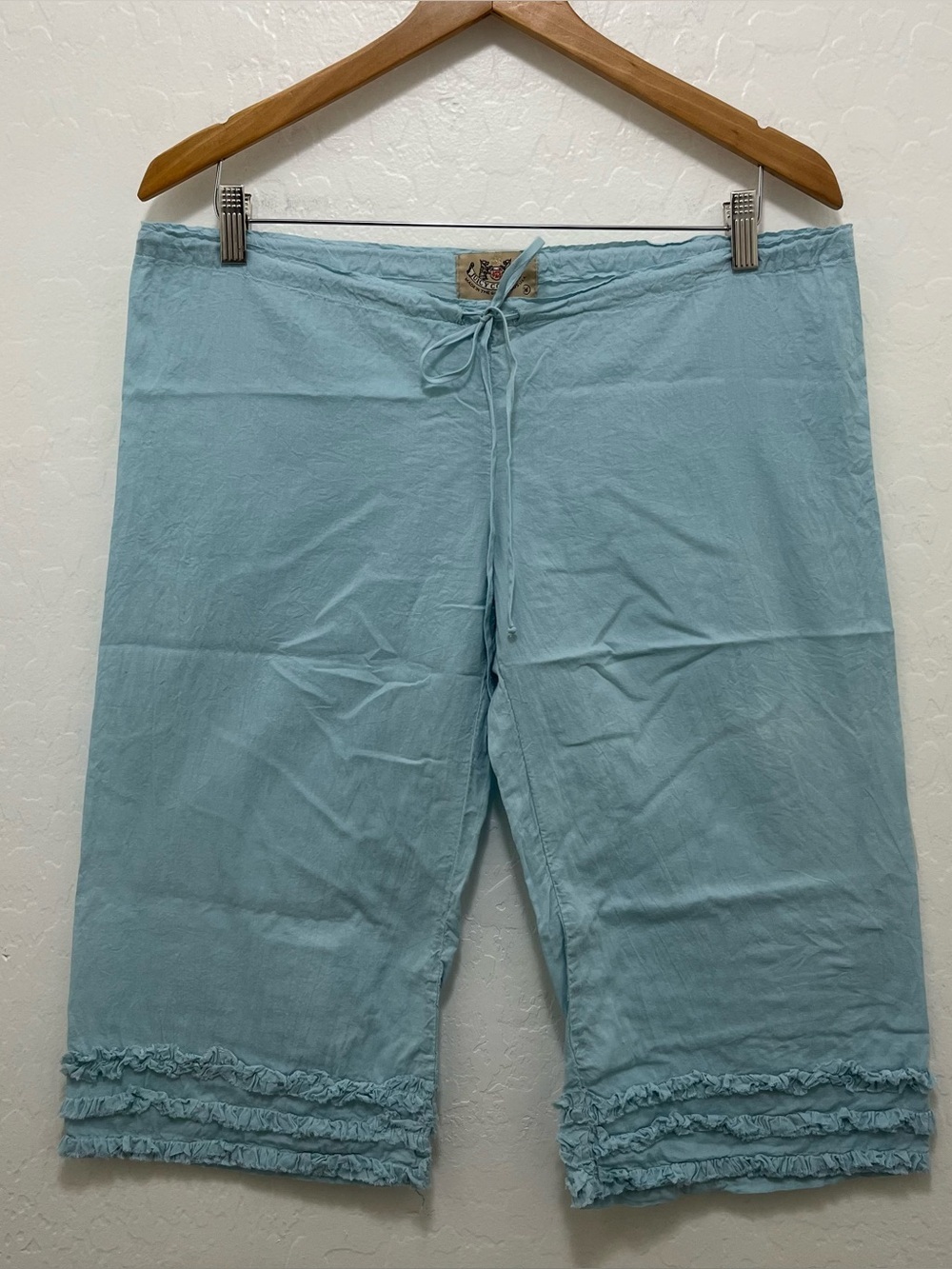 Vtg RARE Juicy Couture Ruffle Capris Coquette Bloomer Pants Y2K Size M Pastel